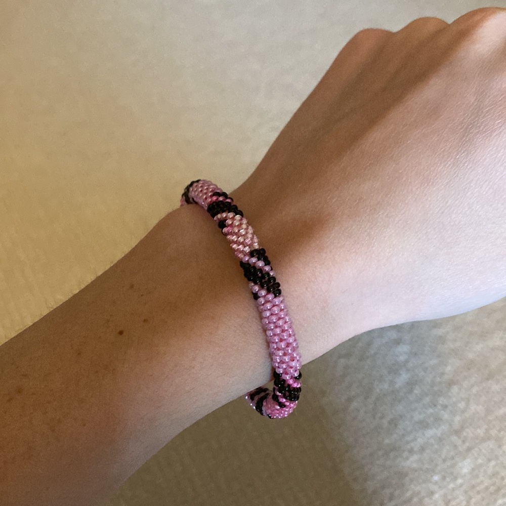 Sashaka Co Pink and Black Seed Bead Bracelet